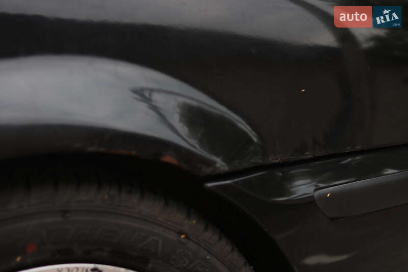 Седан BMW 3 Series 2004 в Корце фото 20 Седан BMW 3 Series 2004 в Корце