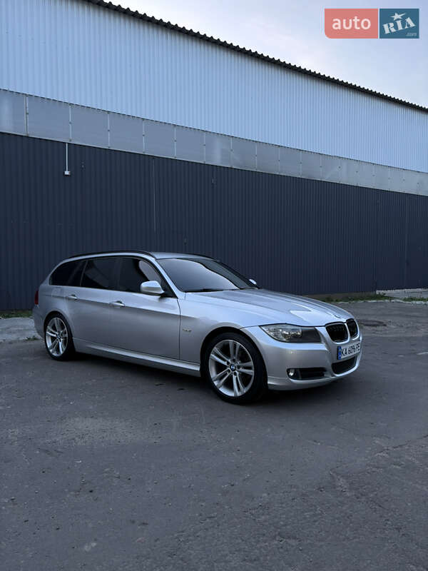 BMW 3 Series 2011