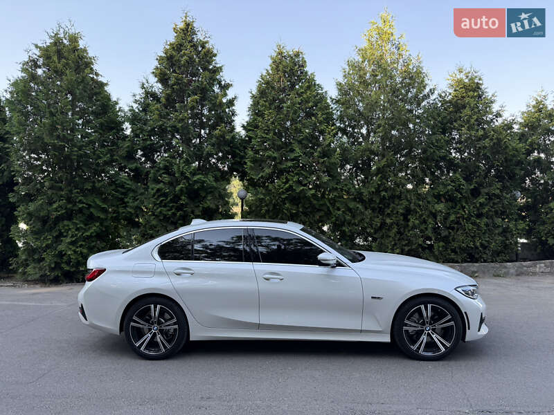 Седан BMW 3 Series 2021 в Кропивницькому