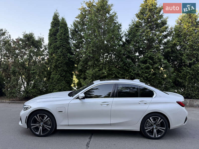 Седан BMW 3 Series 2021 в Кропивницькому