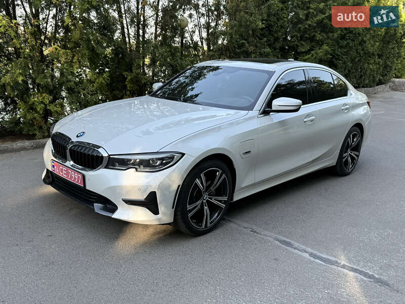 Седан BMW 3 Series 2021 в Кропивницькому