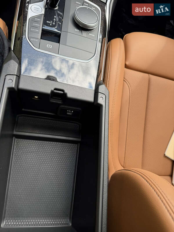 Седан BMW 3 Series 2021 в Кропивницькому
