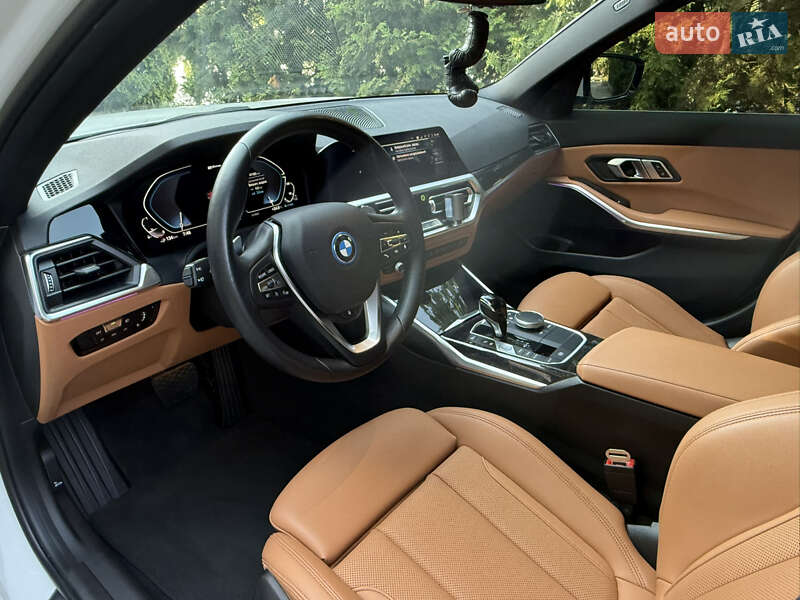 Седан BMW 3 Series 2021 в Кропивницькому