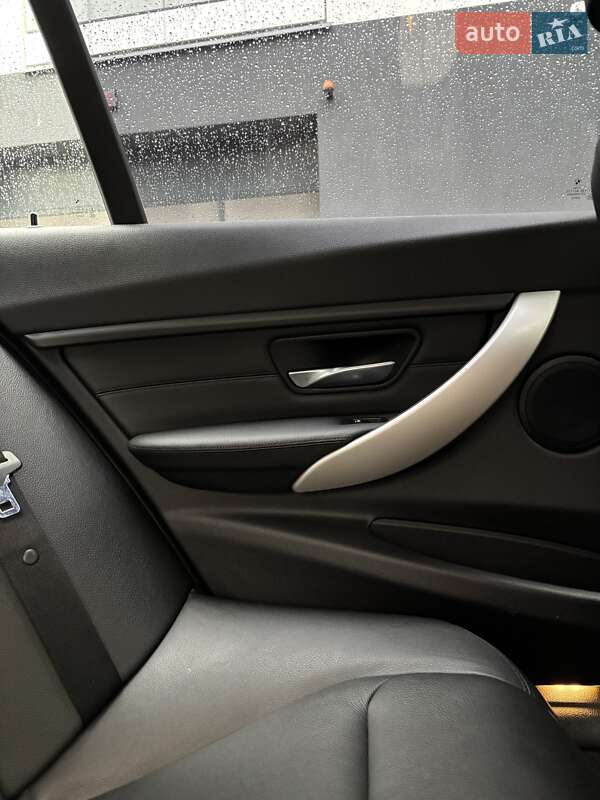Седан BMW 3 Series 2013 в Киеве