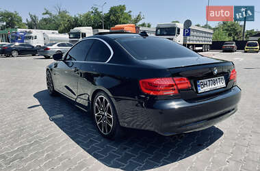 Купе BMW 3 Series 2010 в 