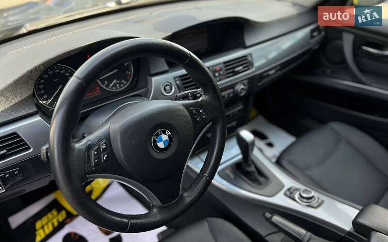 Седан BMW 3 Series 2009 в Ивано-Франковске