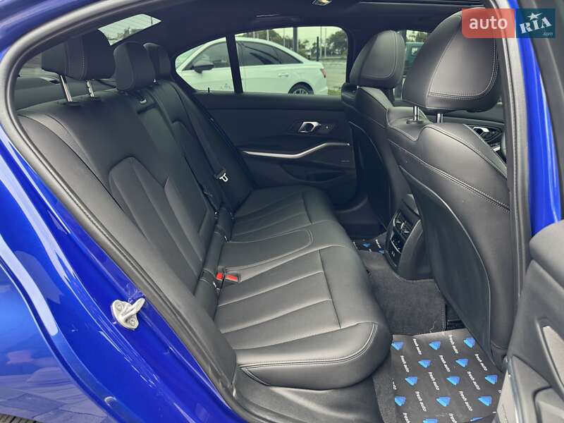 Седан BMW 3 Series 2023 в Рівному