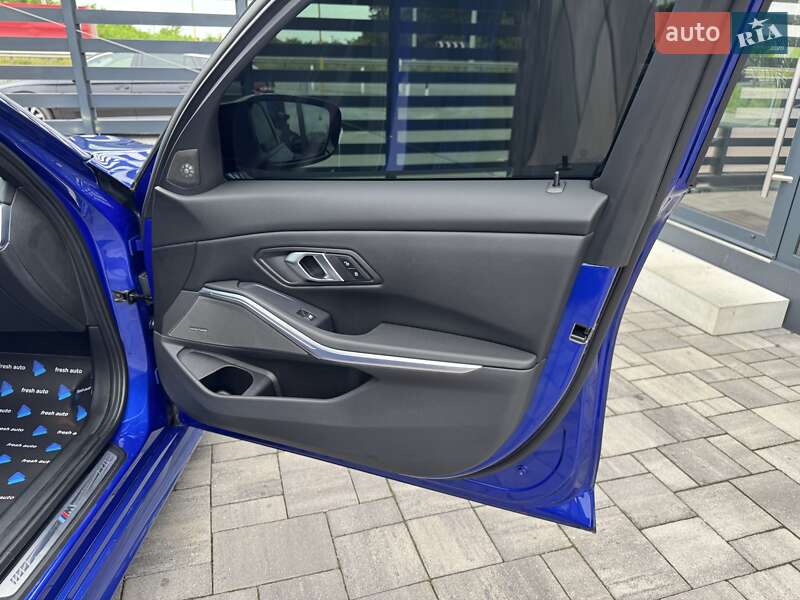 Седан BMW 3 Series 2023 в Рівному
