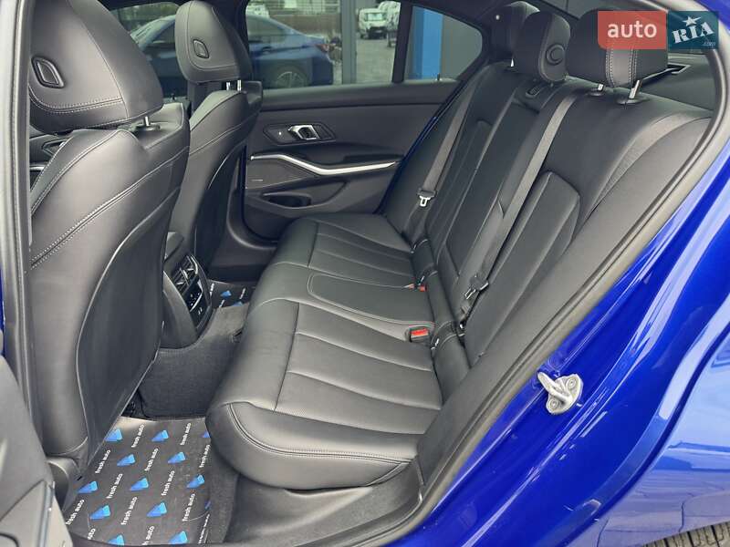 Седан BMW 3 Series 2023 в Рівному