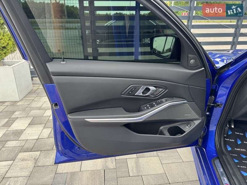 Седан BMW 3 Series 2023 в Рівному