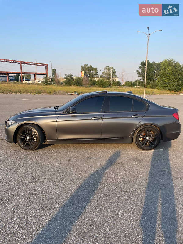 Седан BMW 3 Series 2012 в Безлюдівці