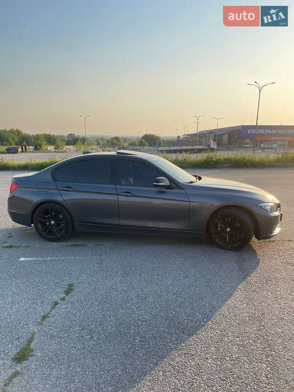 Седан BMW 3 Series 2012 в Безлюдівці