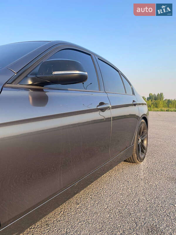 Седан BMW 3 Series 2012 в Безлюдівці