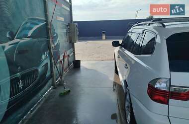 Седан BMW 3 Series 2010 в 