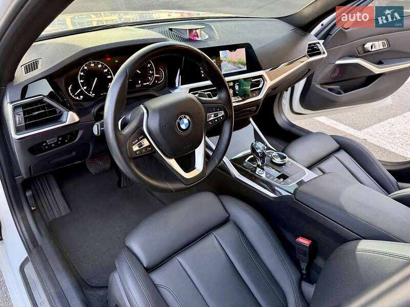 Седан BMW 3 Series 2019 в Дніпрі