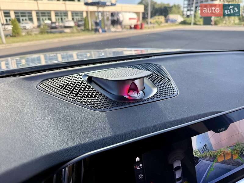 Седан BMW 3 Series 2019 в Дніпрі