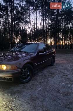 Седан BMW 3 Series 1995 в Киеве