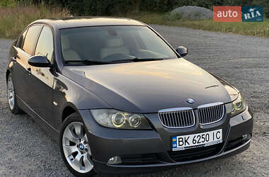 Седан BMW 3 Series 2004 в Мирополе