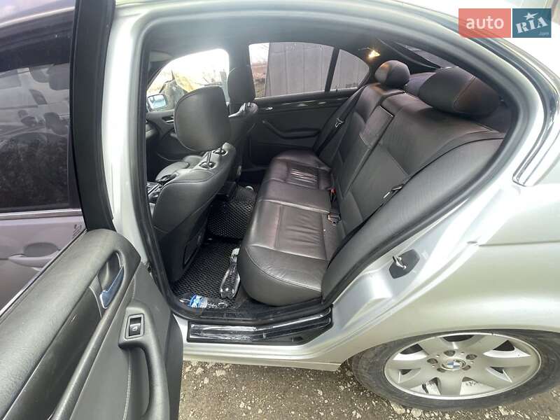 Седан BMW 3 Series 2003 в Недригайлове