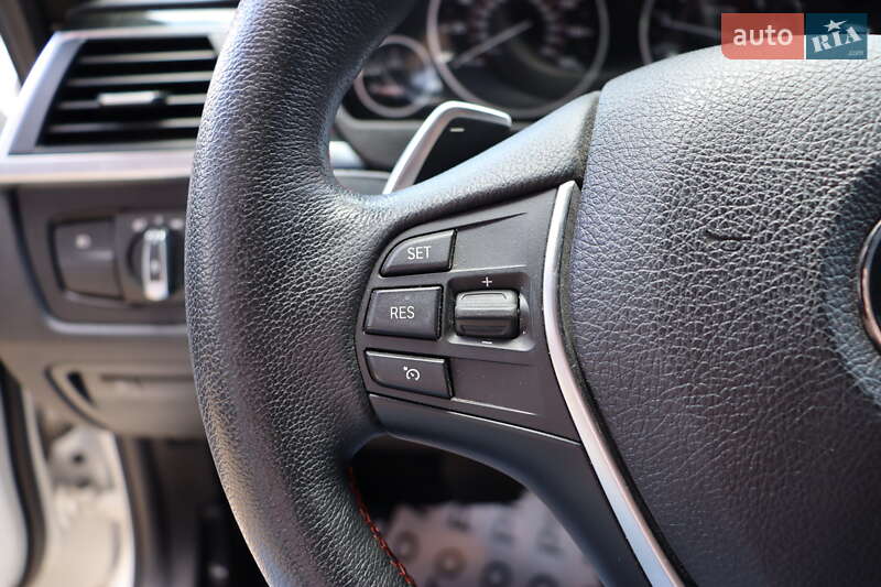 Седан BMW 3 Series 2018 в Львові