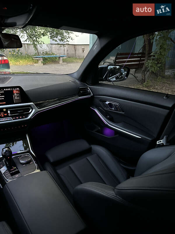 Седан BMW 3 Series 2019 в Черкасах