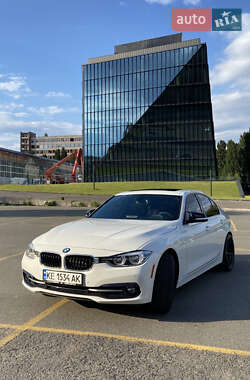 Седан BMW 3 Series 2017 в Києві