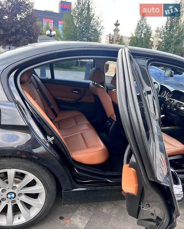 Седан BMW 3 Series 2010 в Ирпене