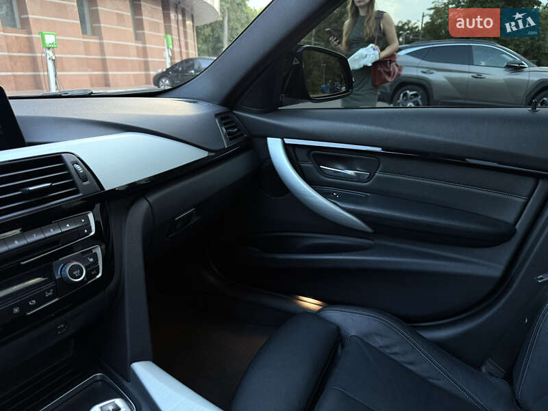Седан BMW 3 Series 2016 в Одессе