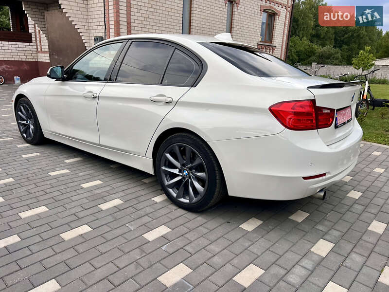 Седан BMW 3 Series 2015 в Житомире