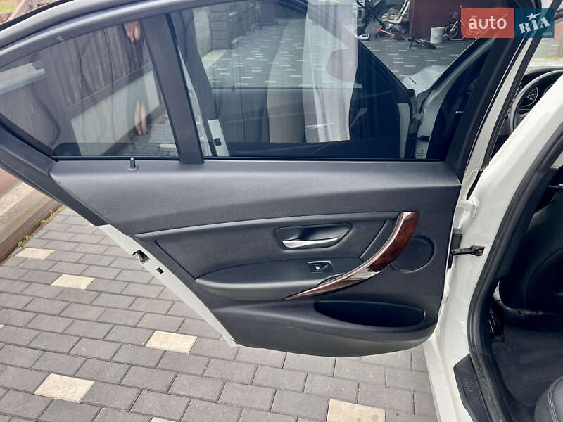 Седан BMW 3 Series 2015 в Житомире