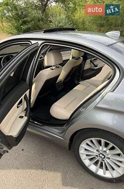 Седан BMW 3 Series 2010 в 