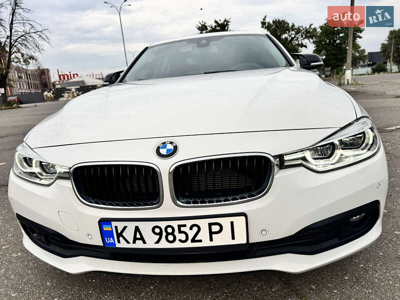 Седан BMW 3 Series 2017 в Киеве
