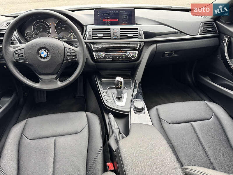 Седан BMW 3 Series 2017 в Киеве