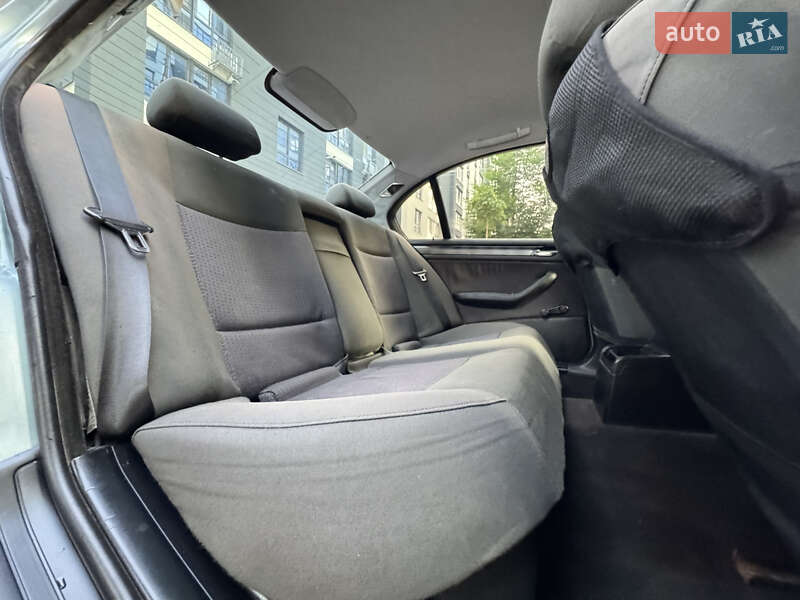Седан BMW 3 Series 2001 в Ивано-Франковске