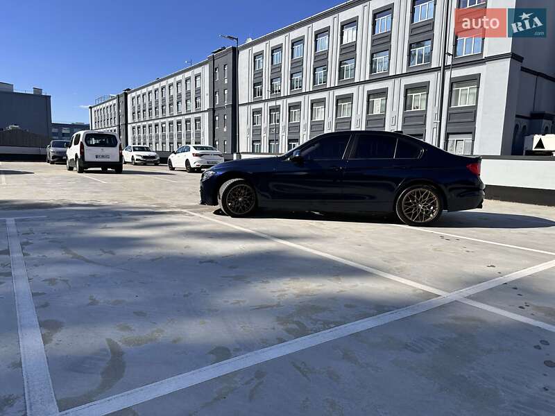 Седан BMW 3 Series 2015 в Киеве