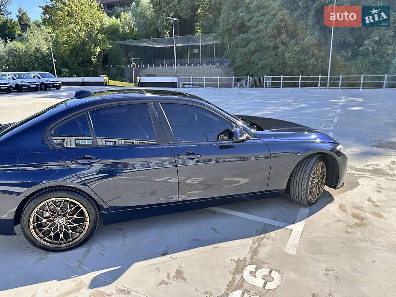 Седан BMW 3 Series 2015 в Киеве