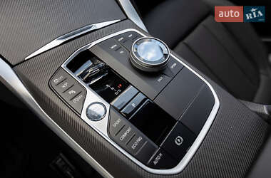 Седан BMW 3 Series 2025 в 