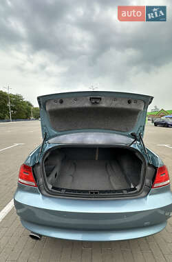 Седан BMW 3 Series 2009 в 
