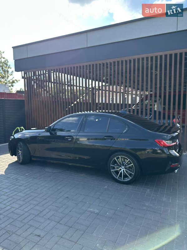 Седан BMW 3 Series 2019 в Черкасах