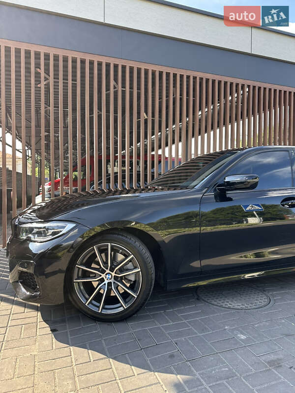Седан BMW 3 Series 2019 в Черкасах