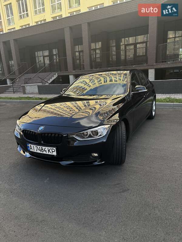 Седан BMW 3 Series 2015 в Крюківщині
