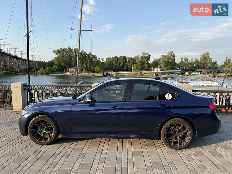 Седан BMW 3 Series 2015 в Дніпрі