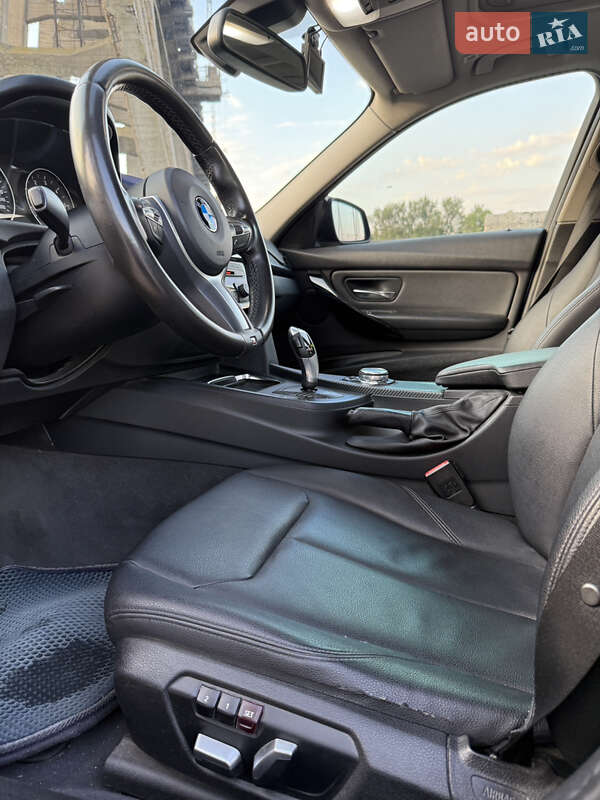 Седан BMW 3 Series 2015 в Дніпрі