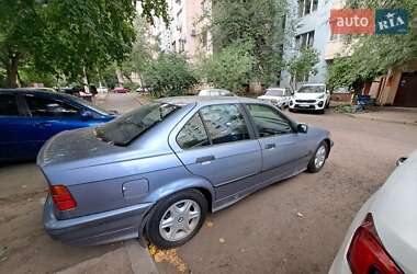 Седан BMW 3 Series 1994 в Одесі