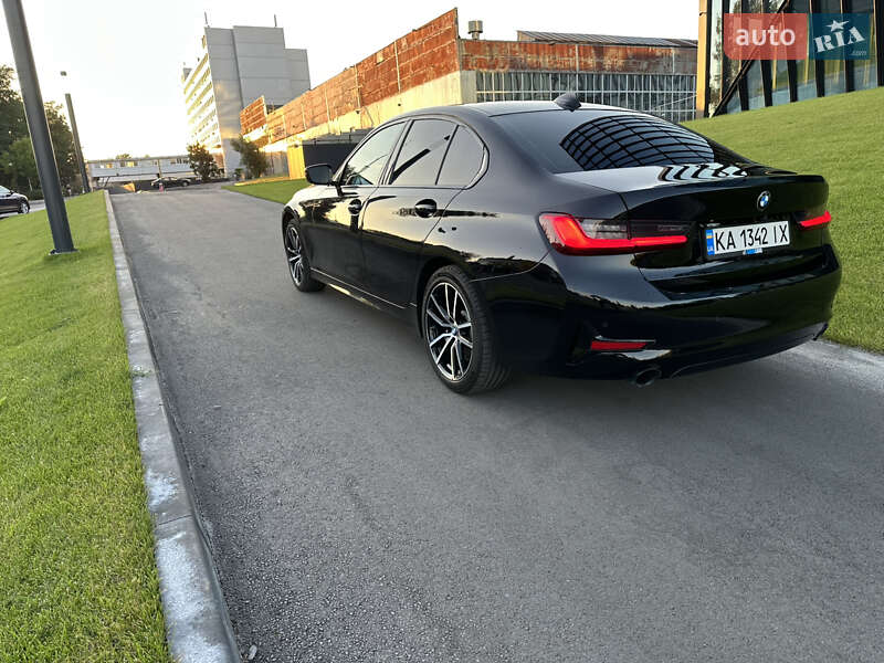 Седан BMW 3 Series 2019 в Киеве
