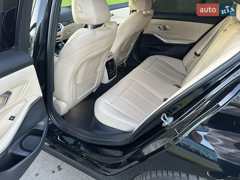 Седан BMW 3 Series 2019 в Киеве