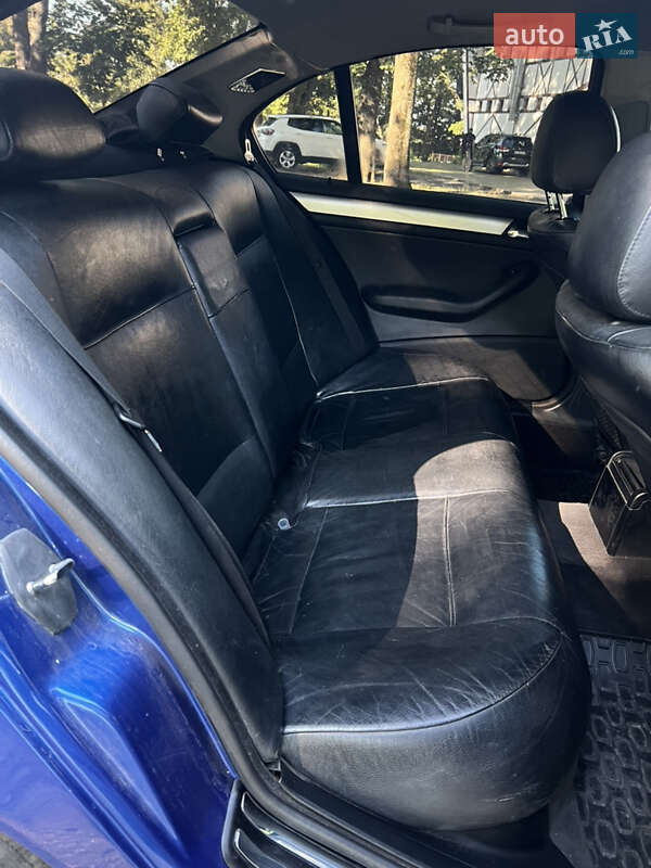 Седан BMW 3 Series 2003 в Полтаве