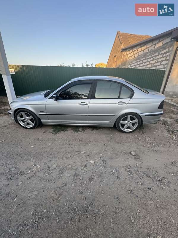 BMW 3 Series 2001