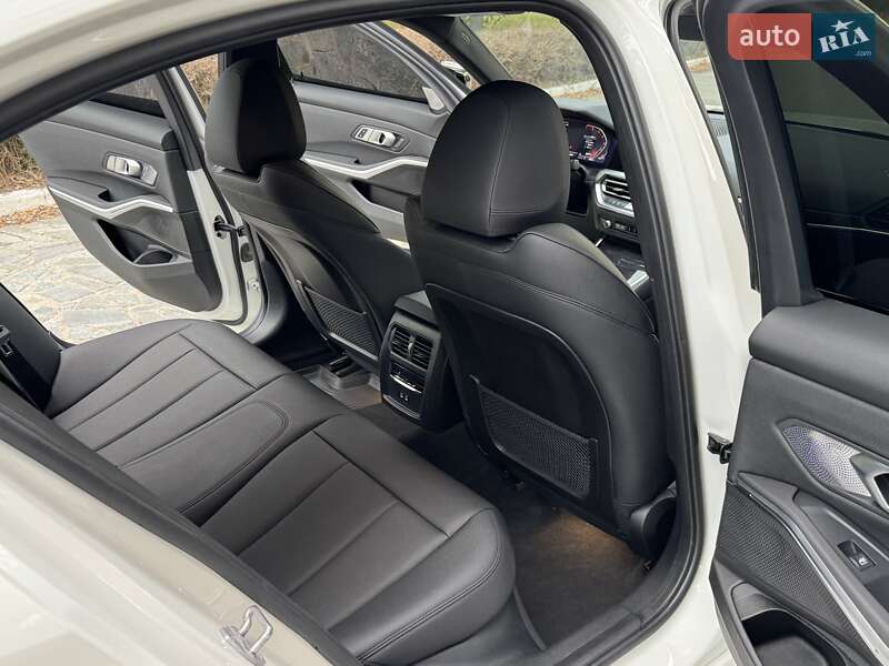 Седан BMW 3 Series 2021 в Днепре