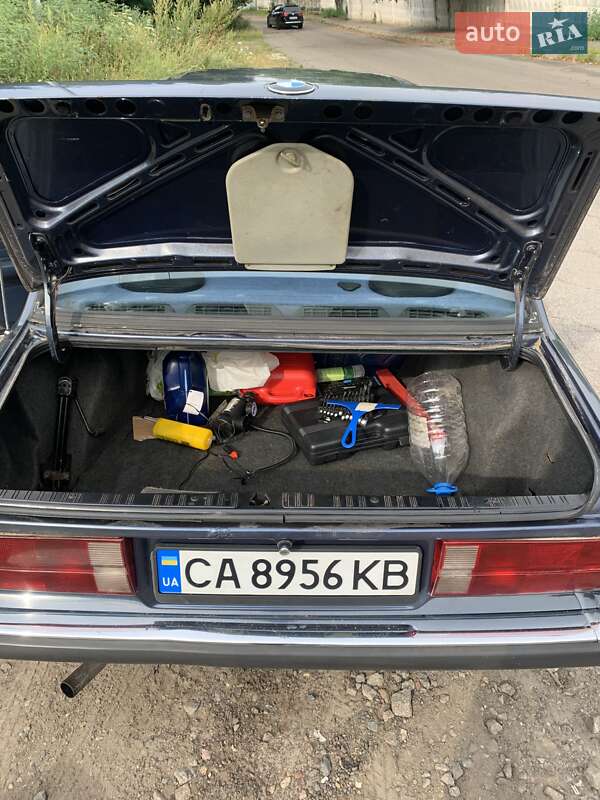Седан BMW 3 Series 1986 в Киеве